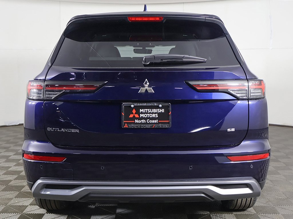 New 2026 Mitsubishi Outlander SE image 13