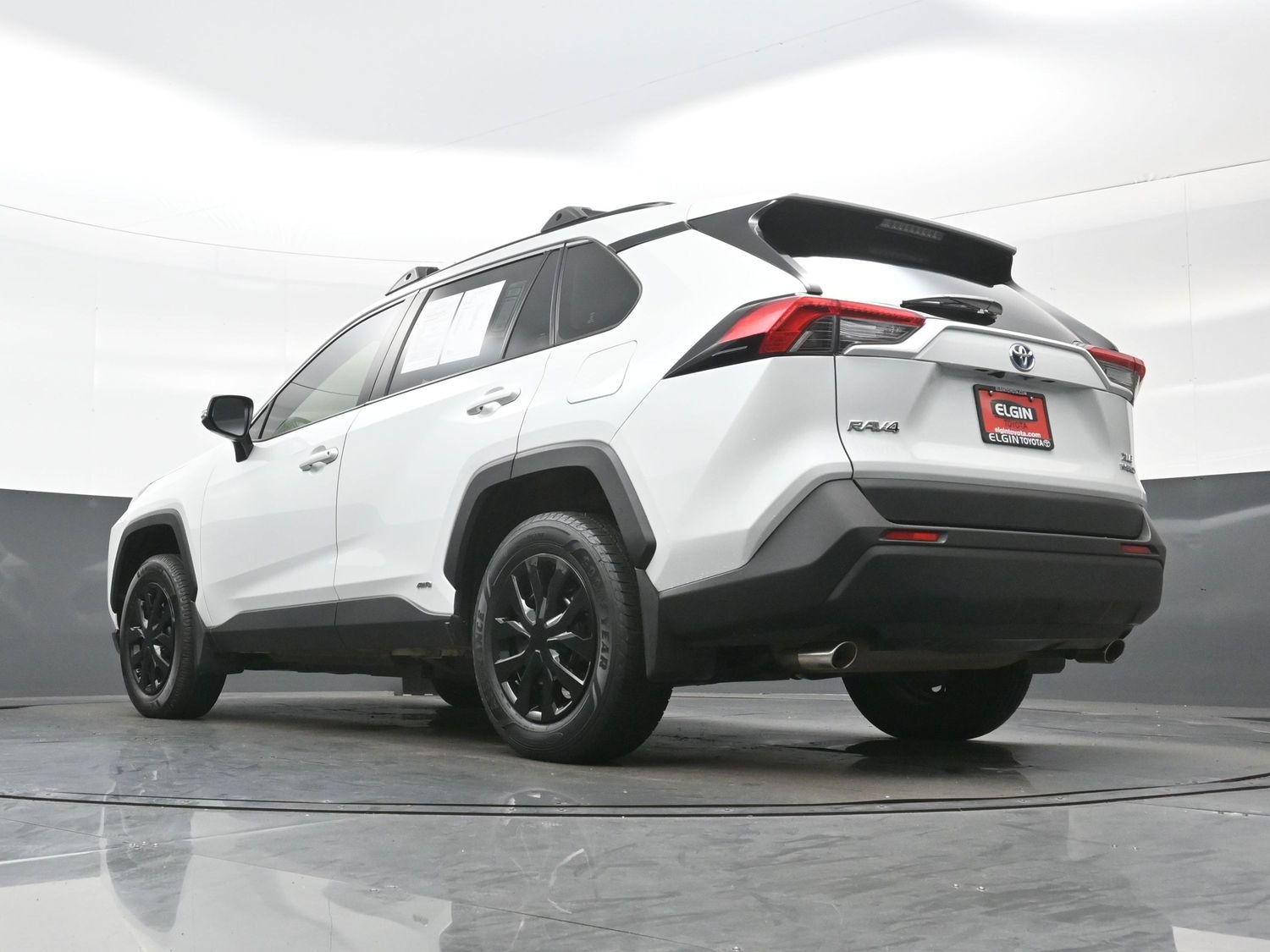 Used 2024 Toyota RAV4 XLE Premium AWD/4WD image 30