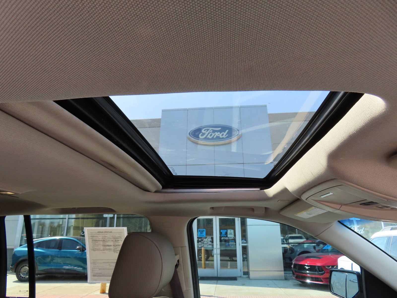 Used 2017 Chevrolet Suburban LT w/ Luxury Package image 39