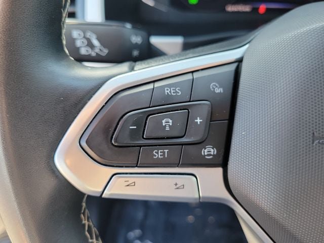 Certified 2023 Volkswagen Atlas Cross Sport SE w/ Black Wheel Package FWD image 21