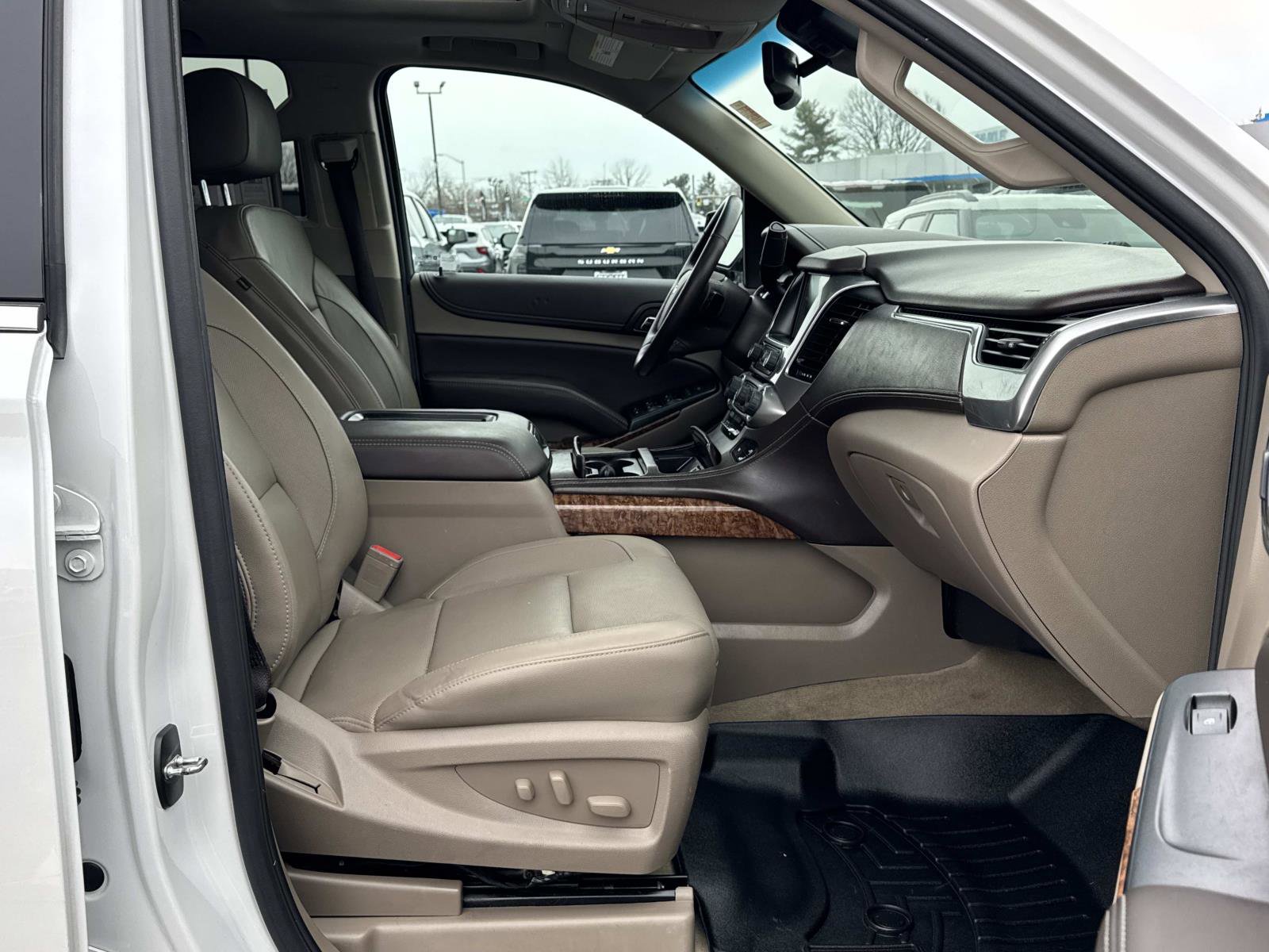 Used 2018 Chevrolet Suburban Premier image 15