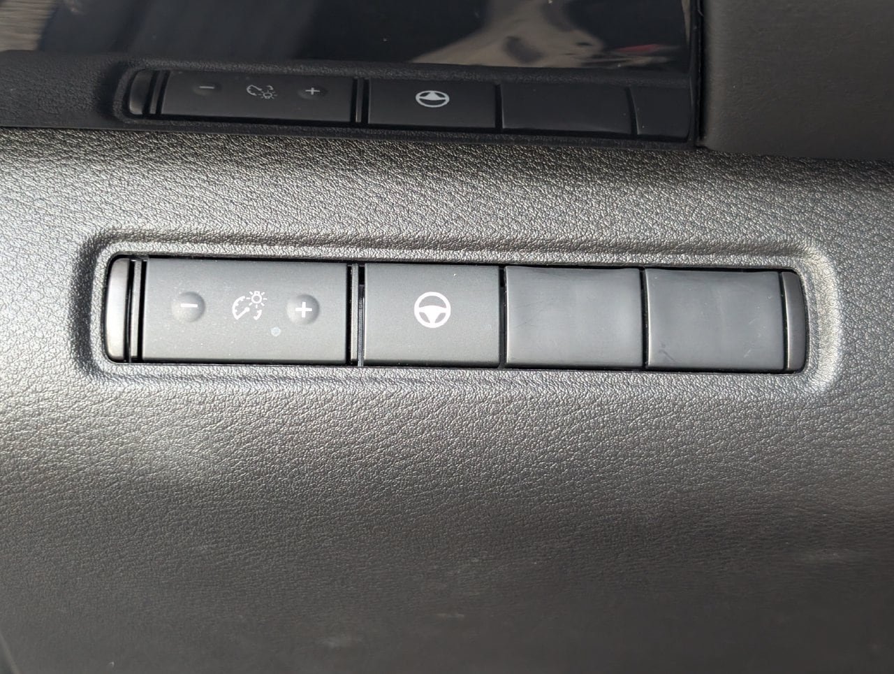 Used 2024 Nissan Pathfinder SV FWD image 25