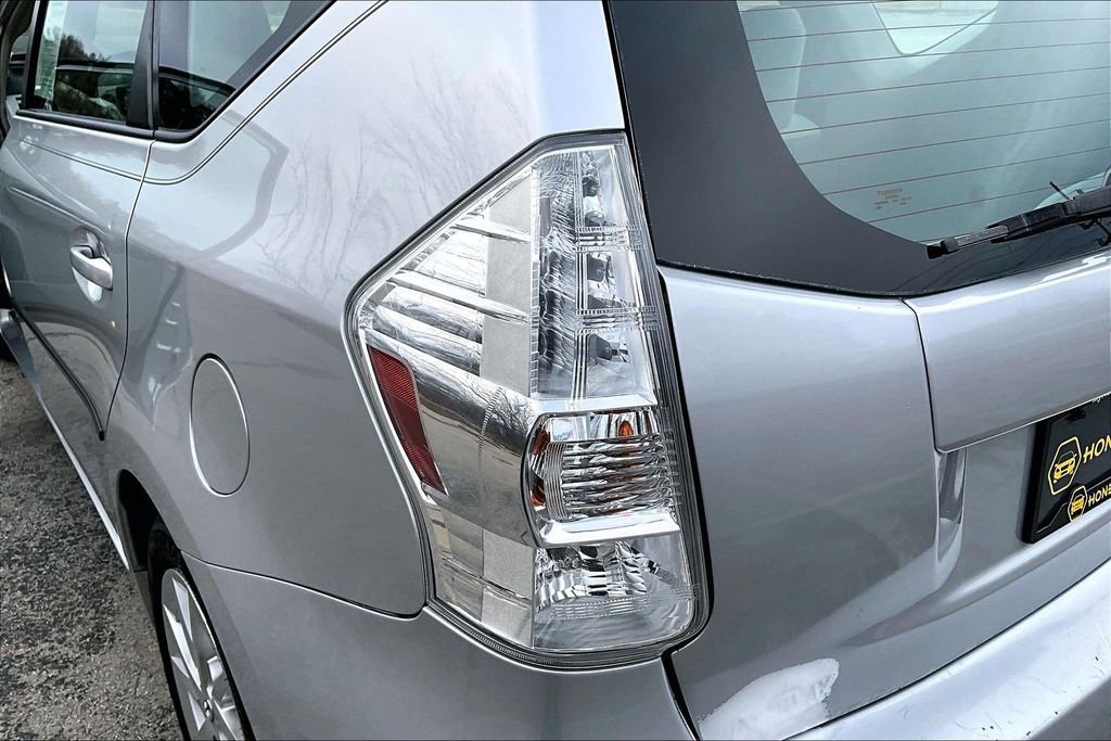 Used 2012 Toyota Prius V Three image 21