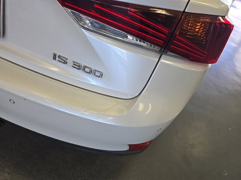 Used 2019 Lexus IS 300 w/ Premium Package RWD image 4