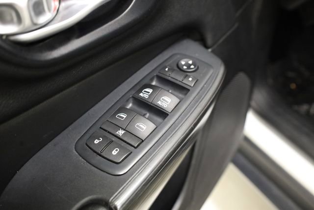 Used 2016 Jeep Cherokee Trailhawk w/ Comfort/Convenience Group image 18