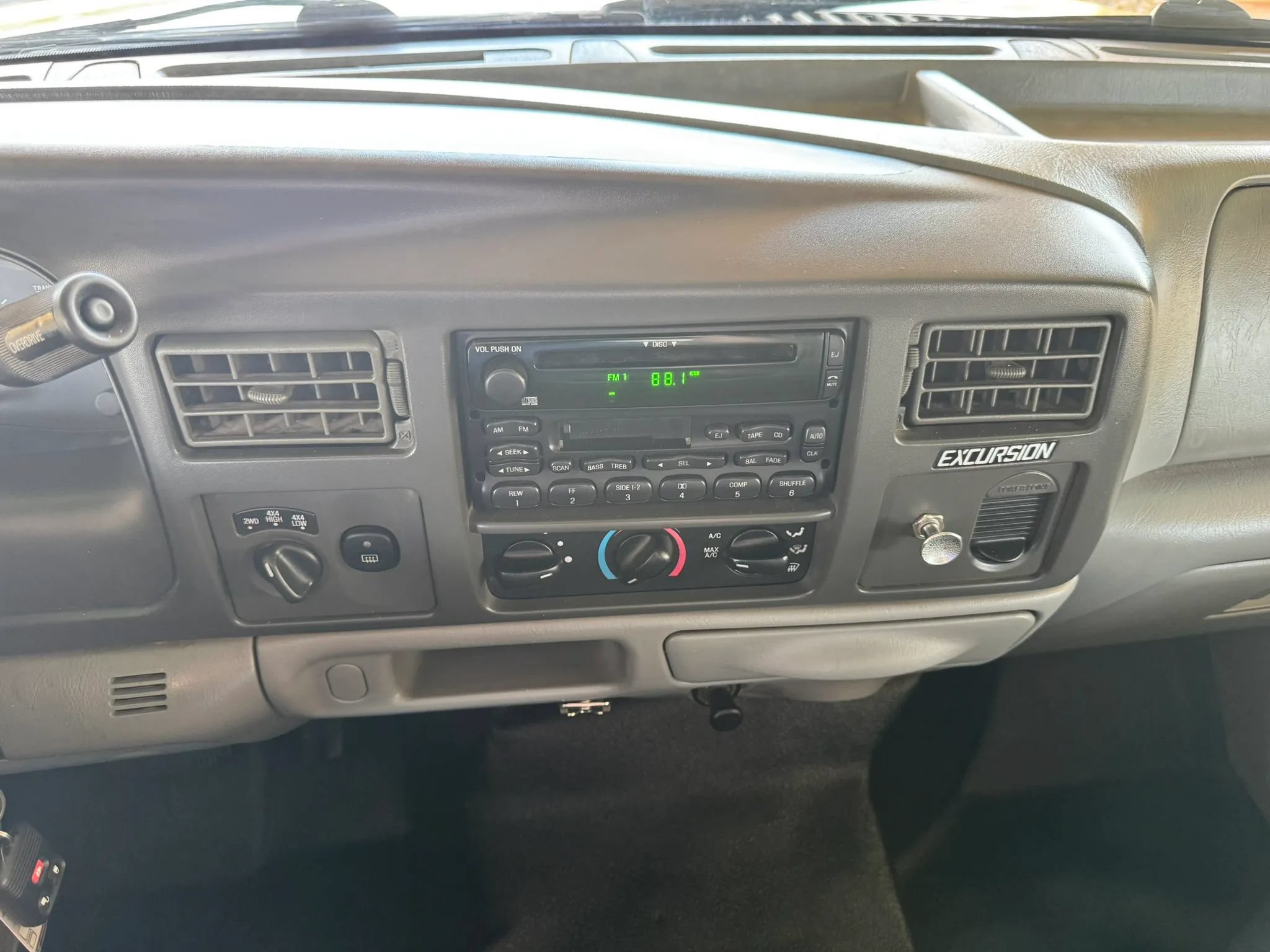 Used 2003 Ford Excursion XLT AWD/4WD image 14