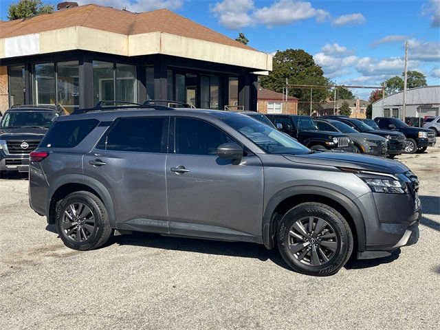 Used 2024 Nissan Pathfinder SV image 30