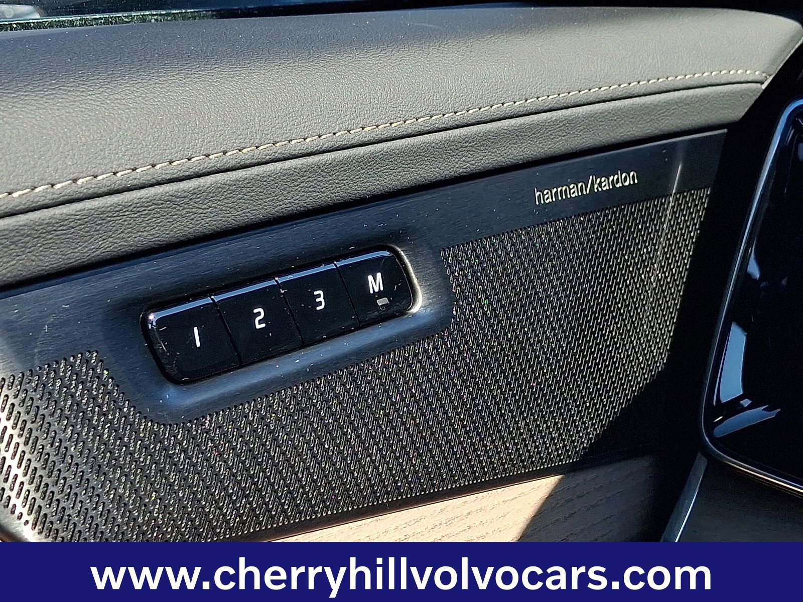 Certified 2025 Volvo XC90 B5 Plus image 24