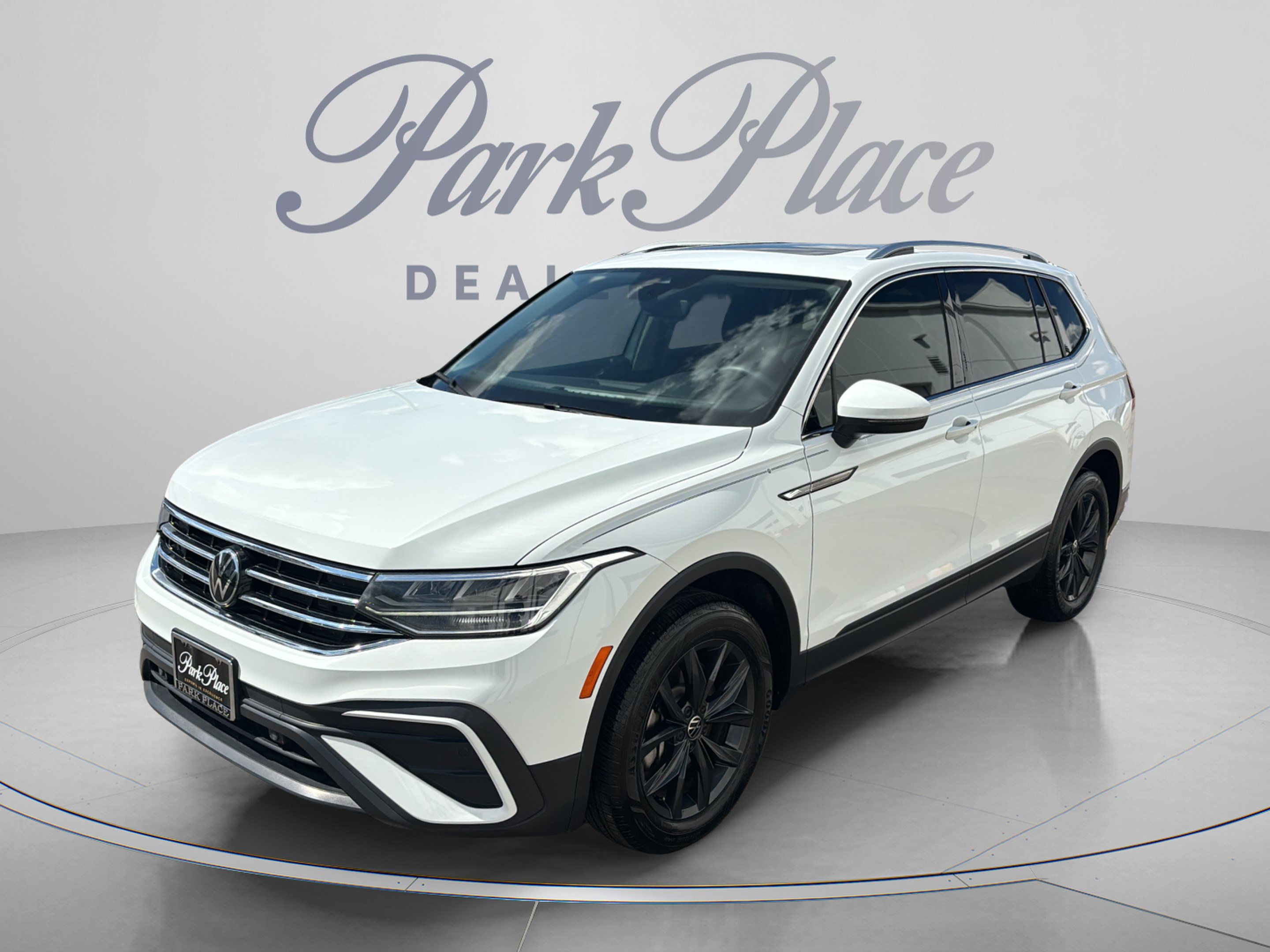 Used 2024 Volkswagen Tiguan SE FWD video 1