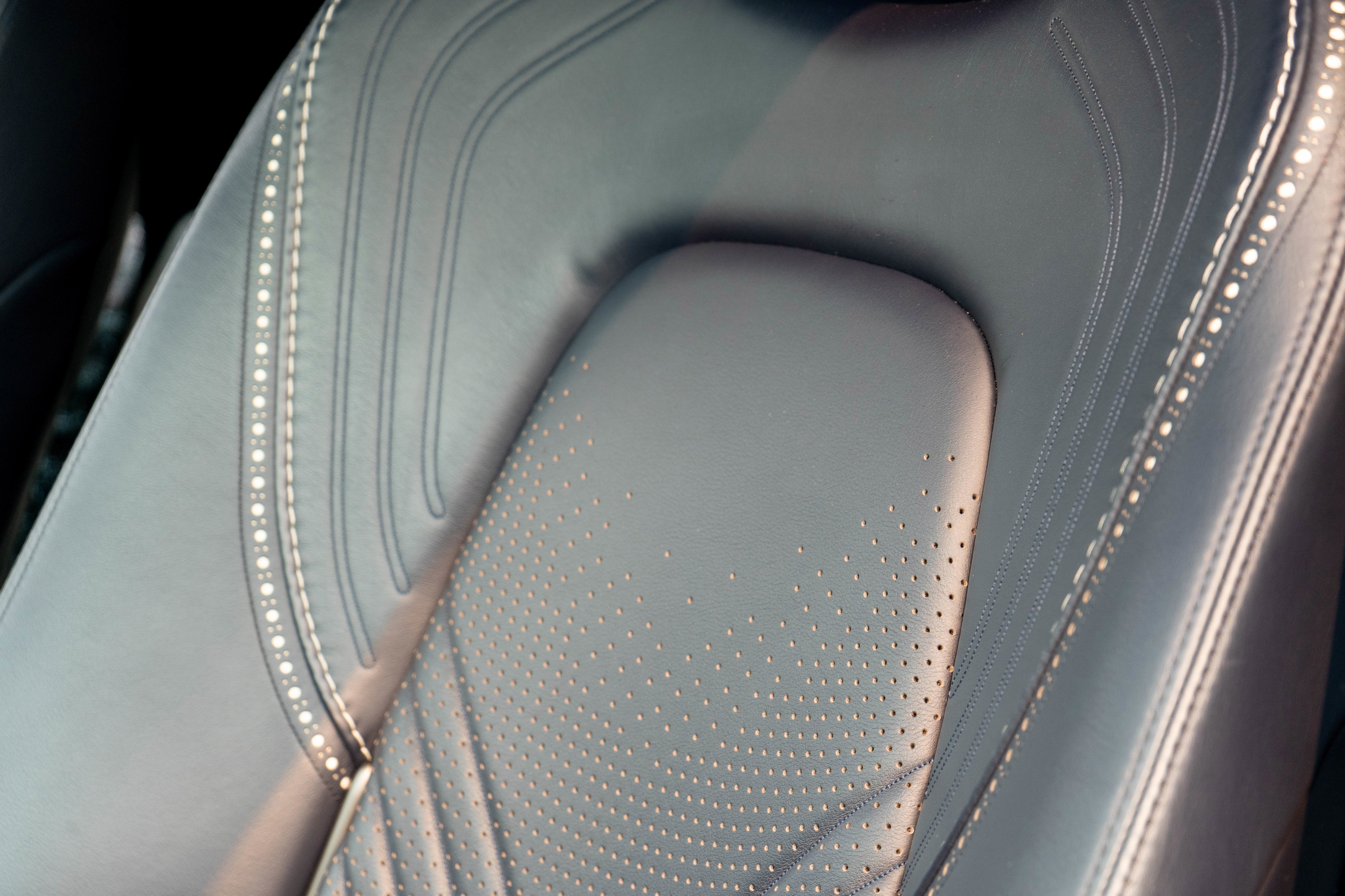 Used 2021 Aston Martin DBX image 28