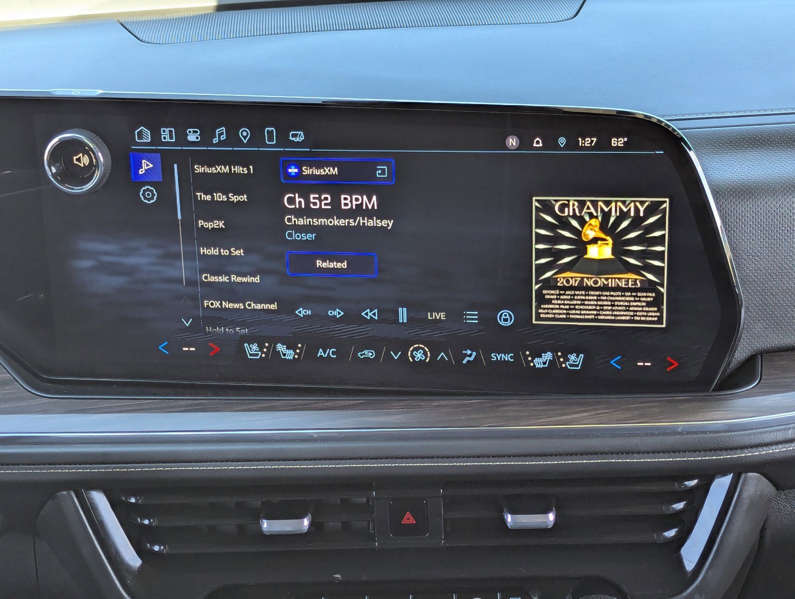 Certified 2025 Chevrolet Suburban Premier image 19