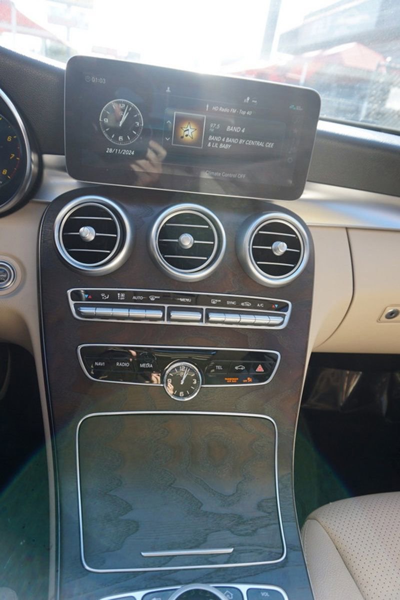 Used 2021 Mercedes-Benz C 300 4MATIC Sedan image 29