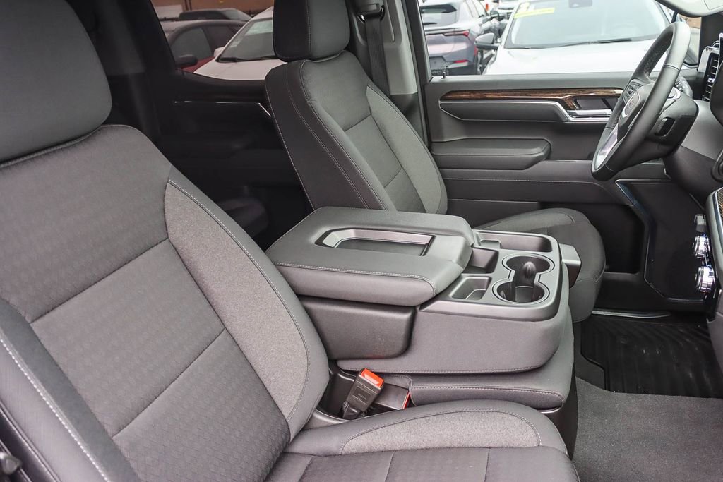 Used 2025 GMC Sierra 1500 Elevation image 39