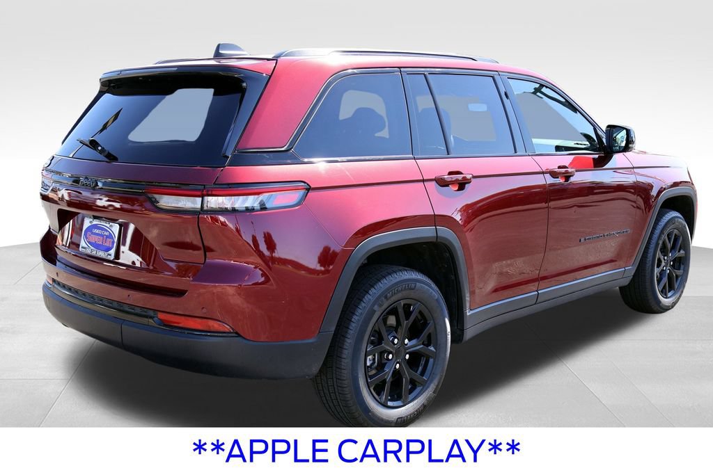 Used 2024 Jeep Grand Cherokee Altitude RWD image 16