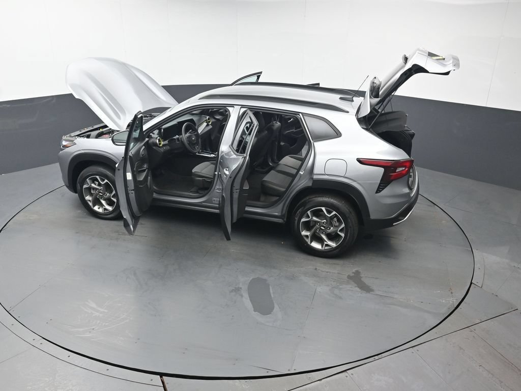 Used 2025 Chevrolet Trax LT FWD image 40