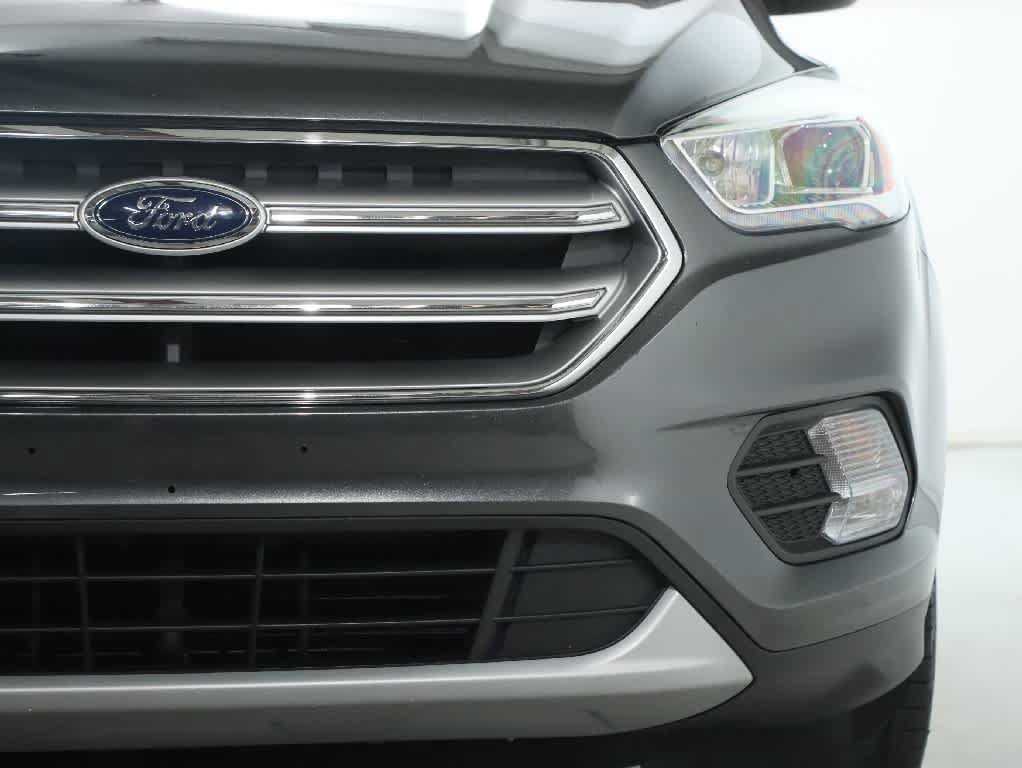Used 2017 Ford Escape SE w/ Equipment Group 201A FWD image 7