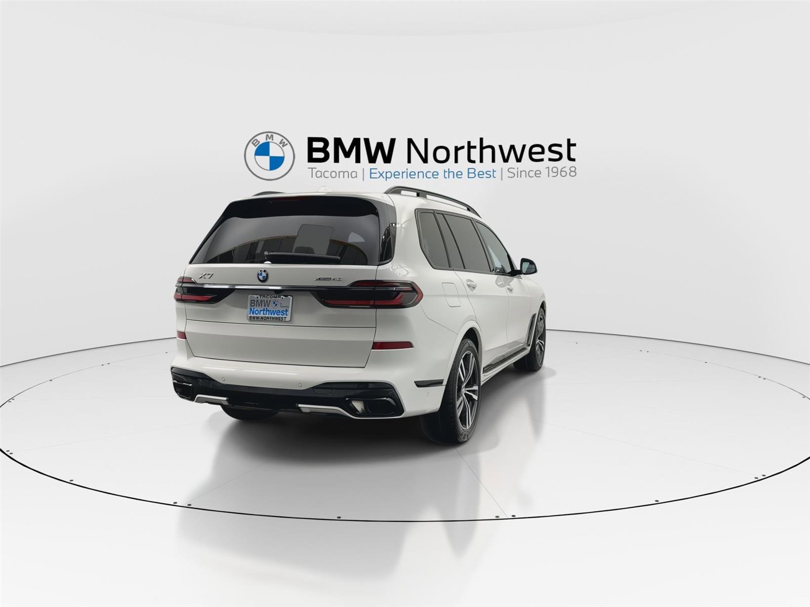 Used 2025 BMW X7 xDrive40i w/ Executive Package AWD/4WD image 2