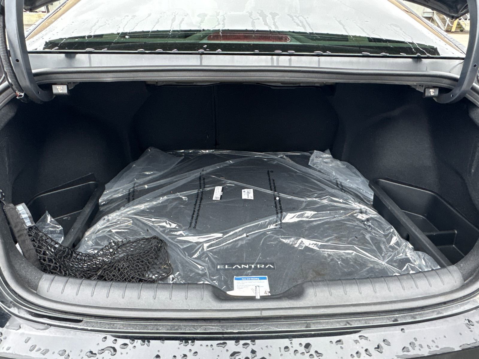 Certified 2025 Hyundai Elantra SEL w/ Cargo Package image 18