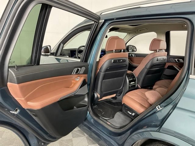 Used 2024 BMW X7 xDrive40i w/ Premium Package AWD/4WD image 36
