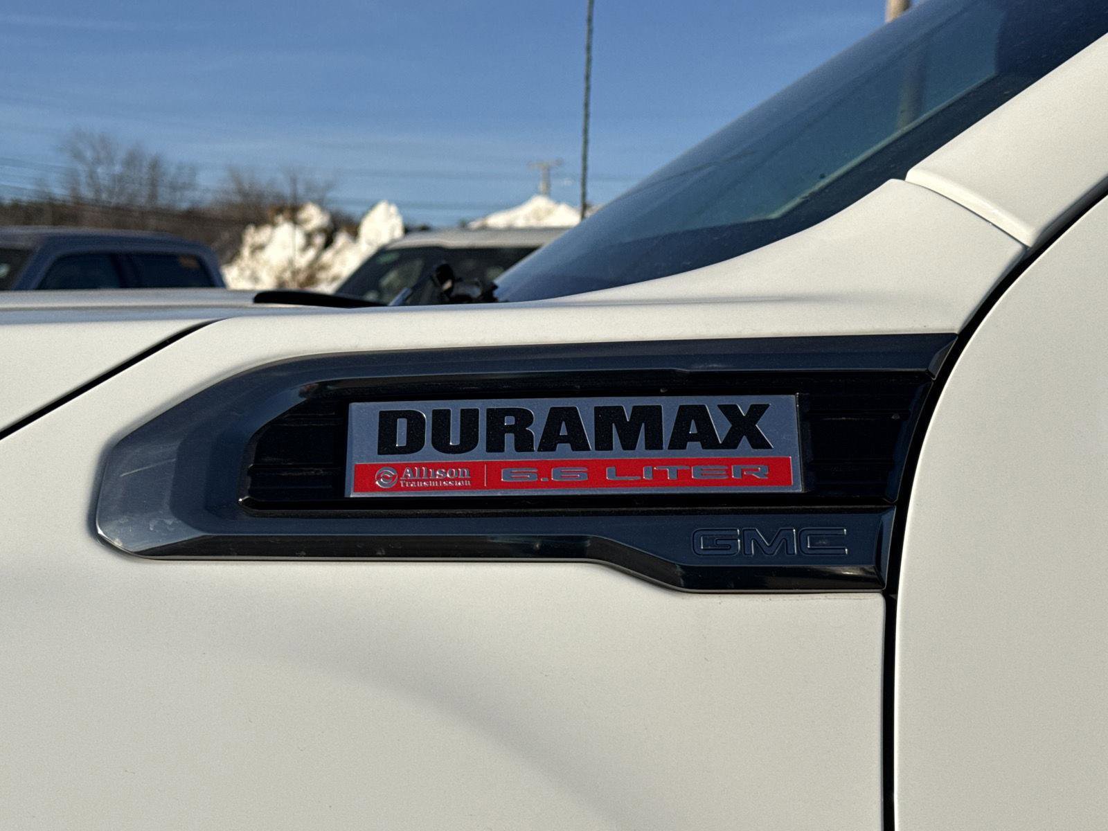 Used 2022 GMC Sierra 2500 AT4 w/ AT4 Preferred Package image 3