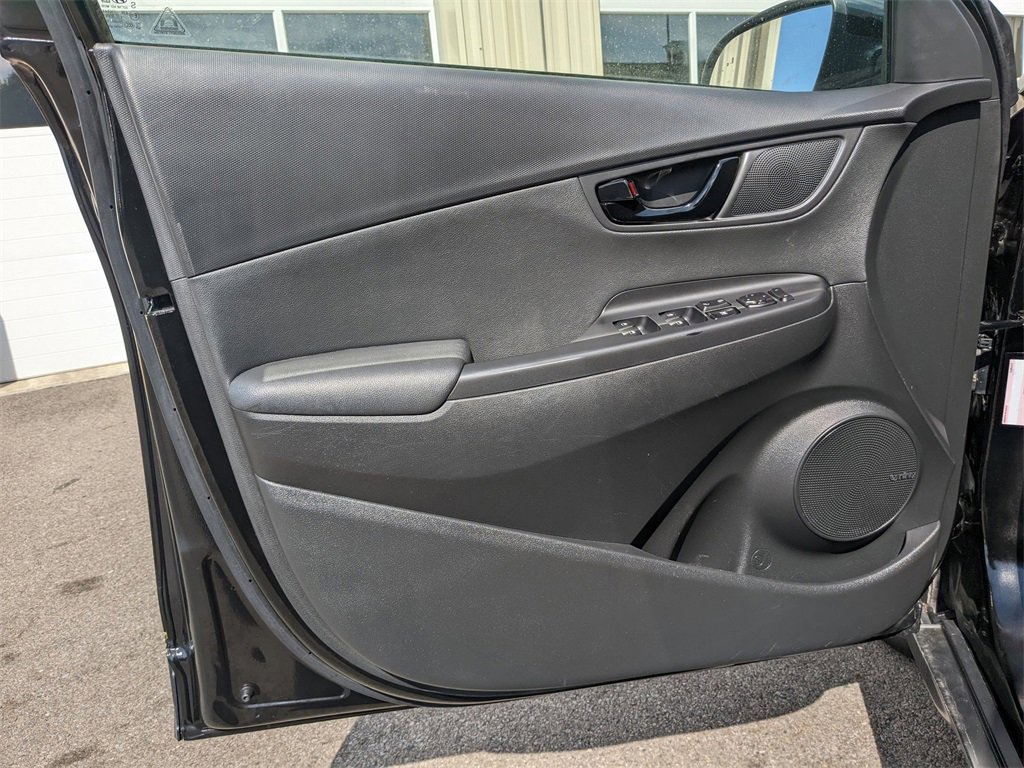 Used 2022 Hyundai Kona SEL image 10