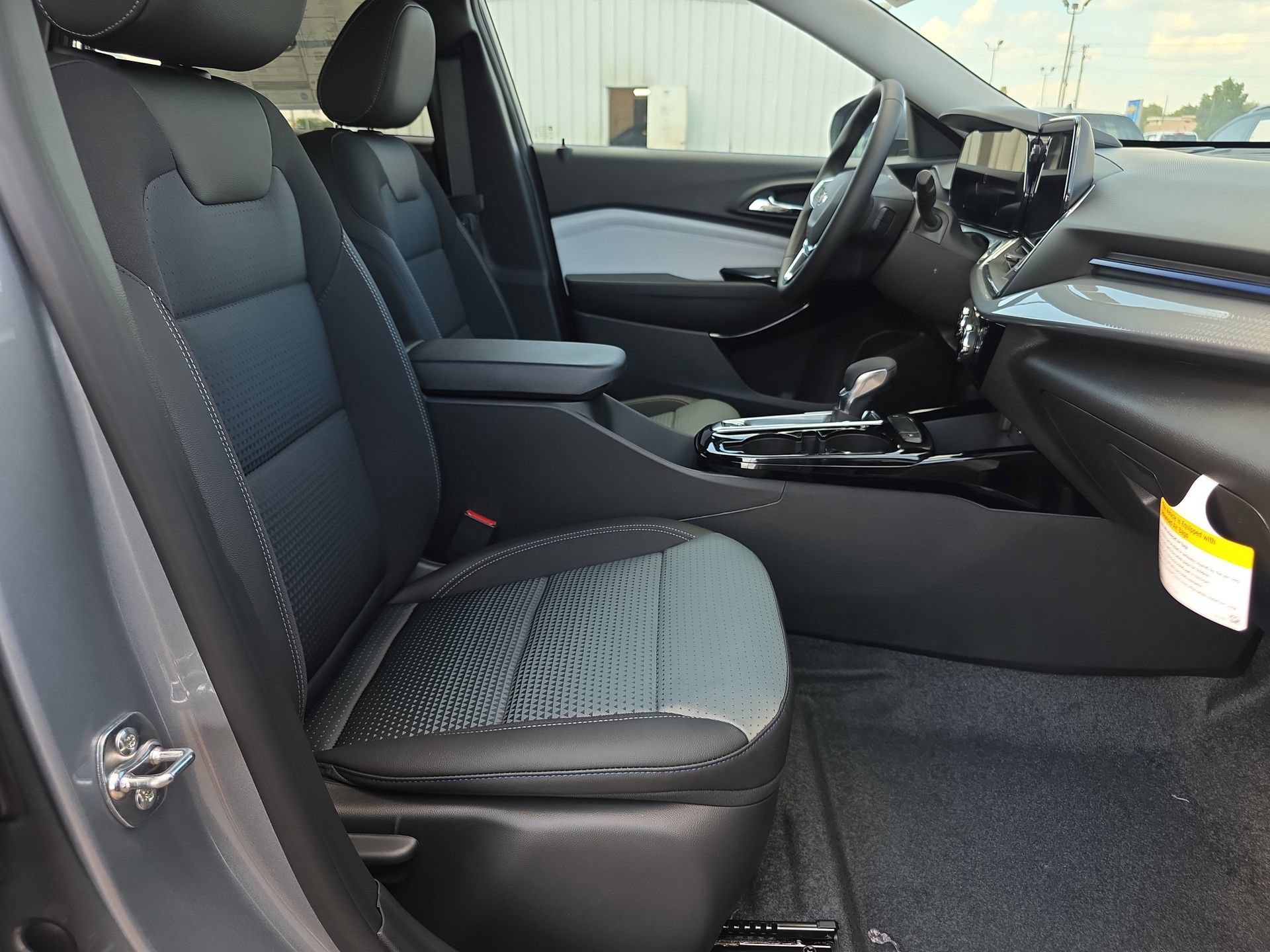 New 2026 Chevrolet Trax LT w/ Driver Confidence Package FWD image 15