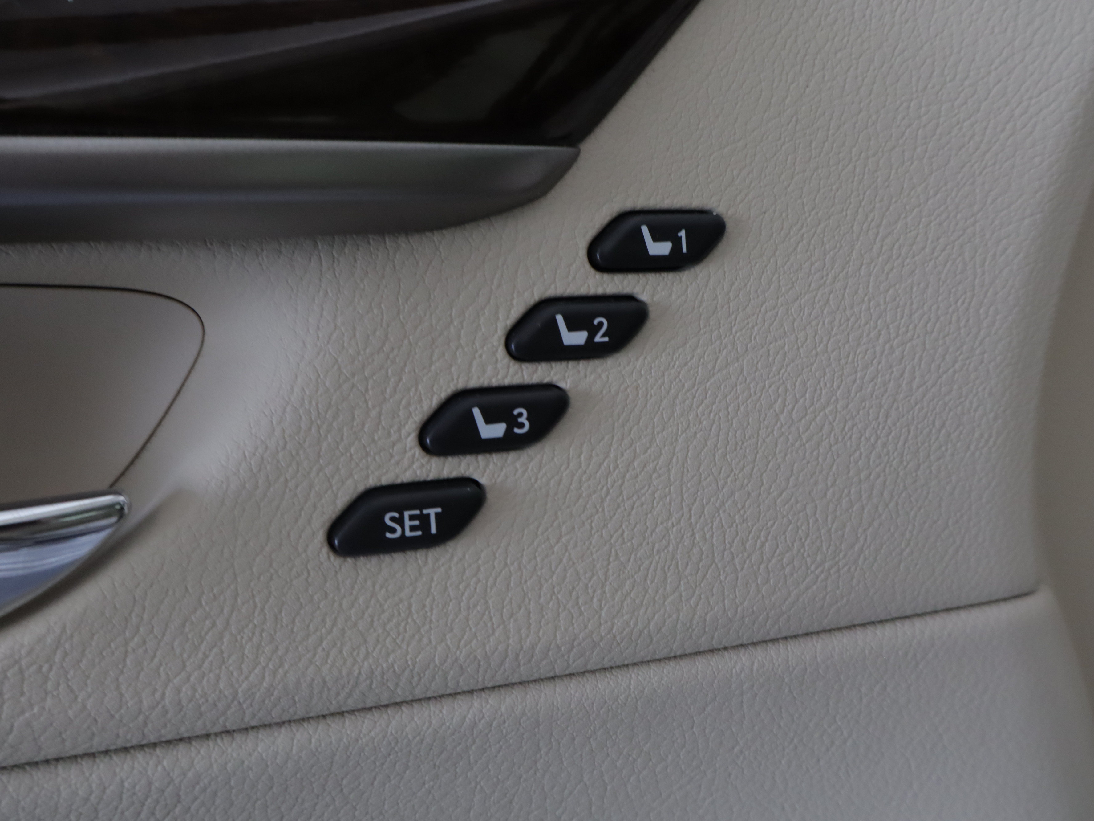 Used 2013 Lexus ES 350 w/ Luxury Pkg FWD image 13