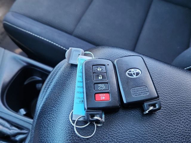 Used 2016 Toyota RAV4 XLE image 49