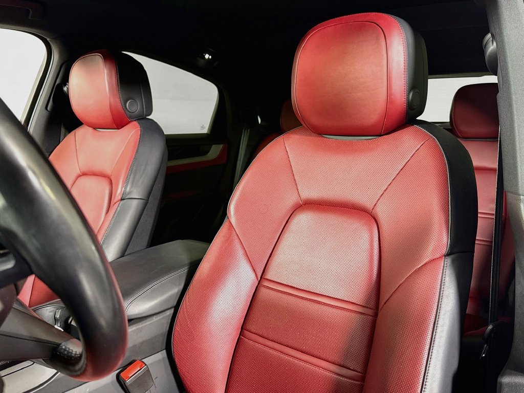 Certified 2024 Porsche Cayenne Coupe AWD/4WD image 5