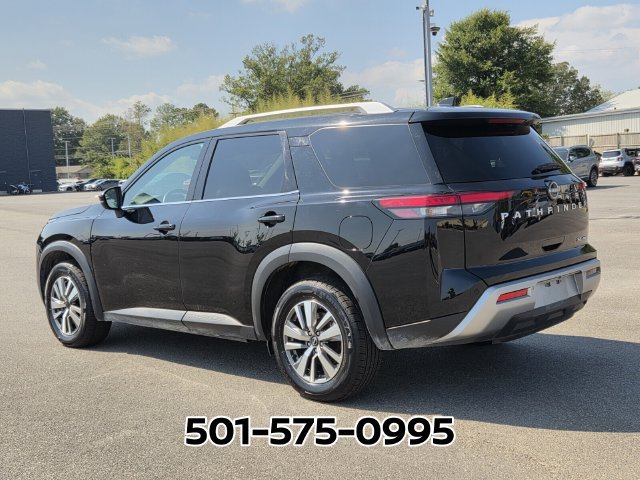 Used 2025 Nissan Pathfinder SL AWD/4WD image 3