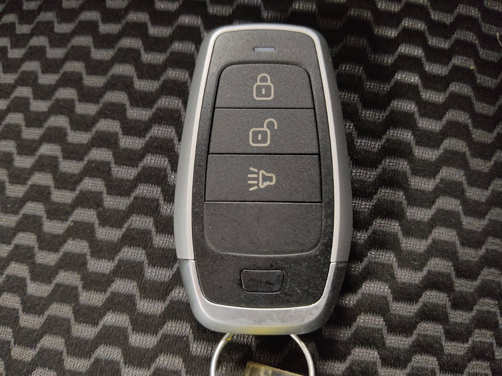 Used 2017 Nissan Juke S FWD image 32