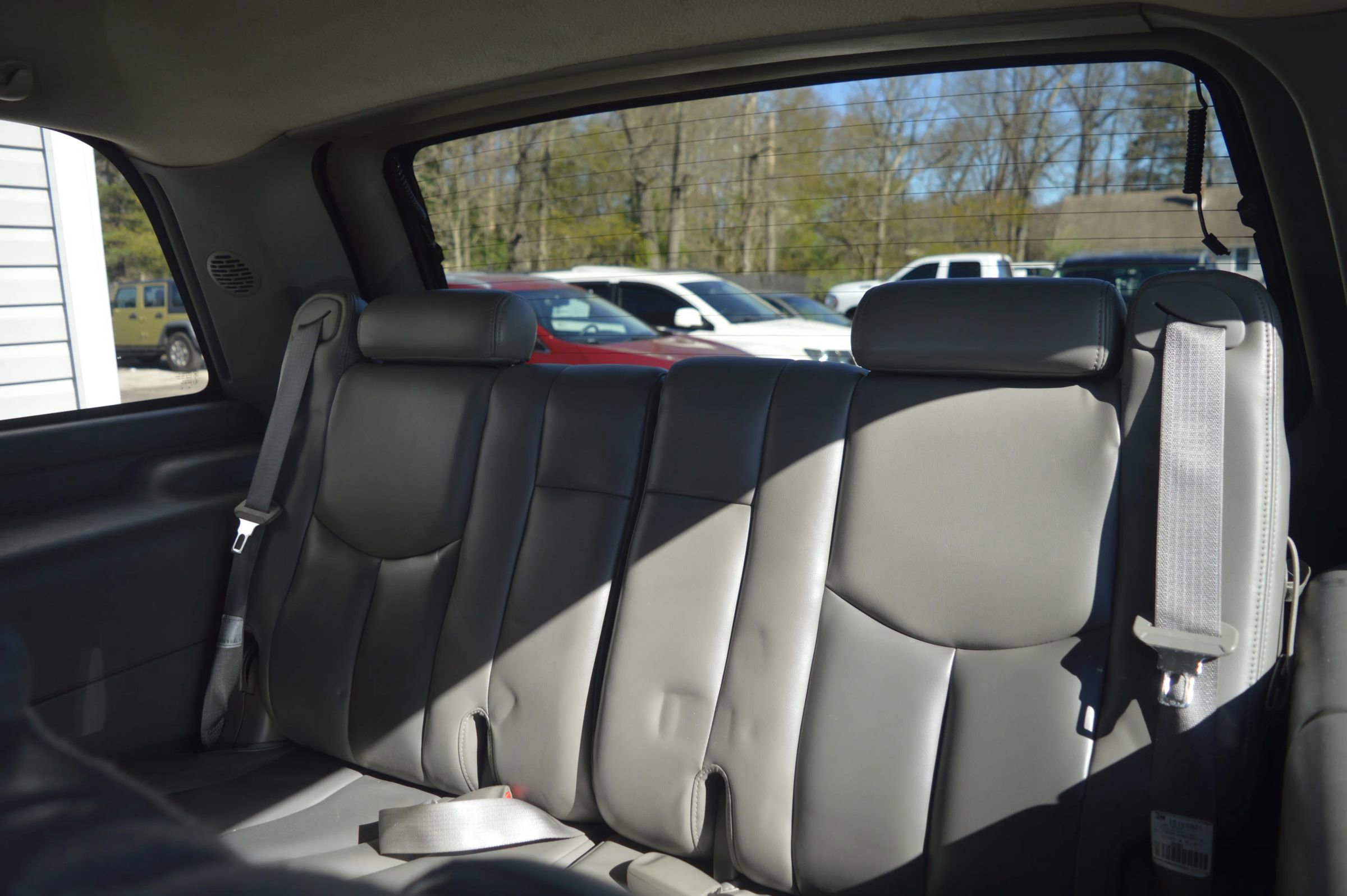 Used 2003 GMC Yukon Denali image 14