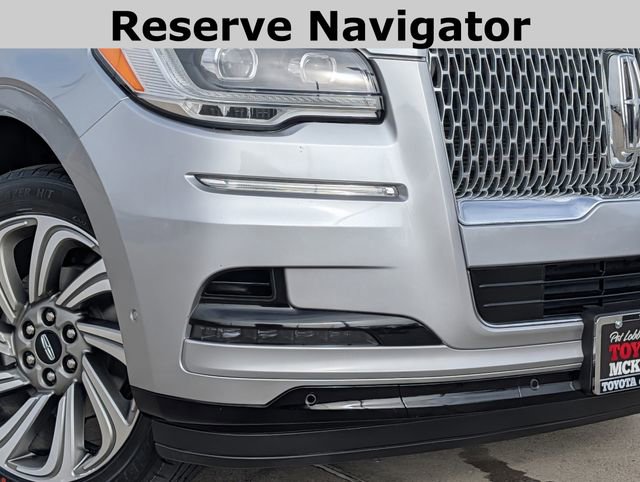 Used 2022 Lincoln Navigator Reserve image 3