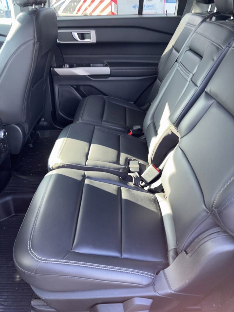 Used 2021 Ford Explorer XLT w/ Equipment Group 202A image 14