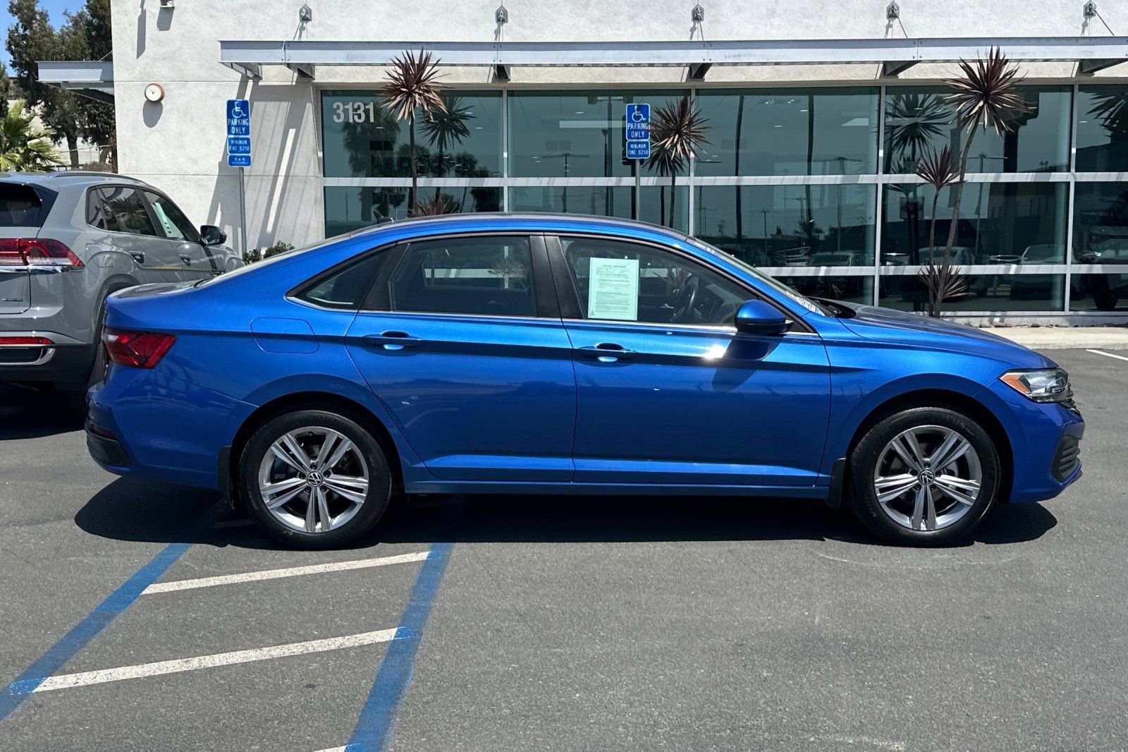 Used 2022 Volkswagen Jetta SE image 4