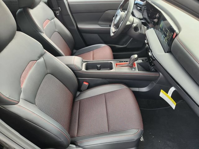 New 2025 Nissan Kicks SR FWD image 11