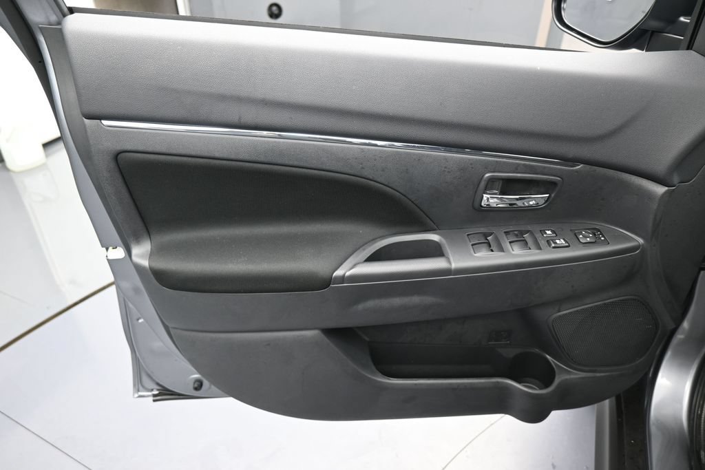 New 2027 Mitsubishi Outlander Sport ES FWD image 13