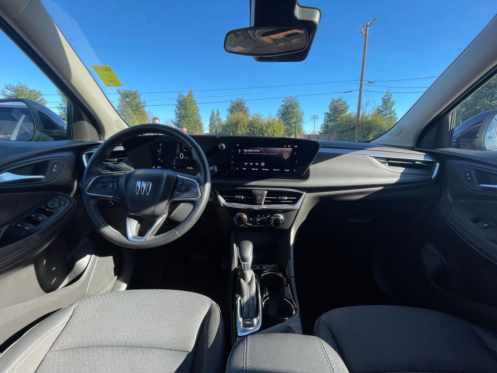 Used 2025 Buick Encore GX Preferred FWD image 33