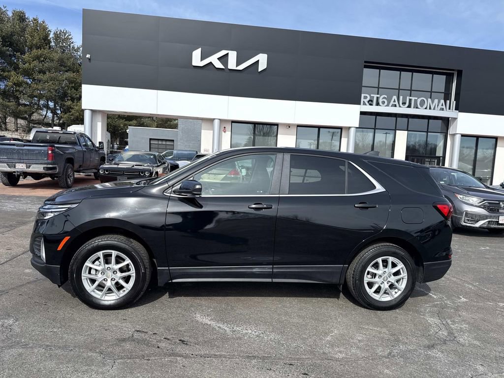 Used 2023 Chevrolet Equinox LT w/ Driver Convenience Package image 2