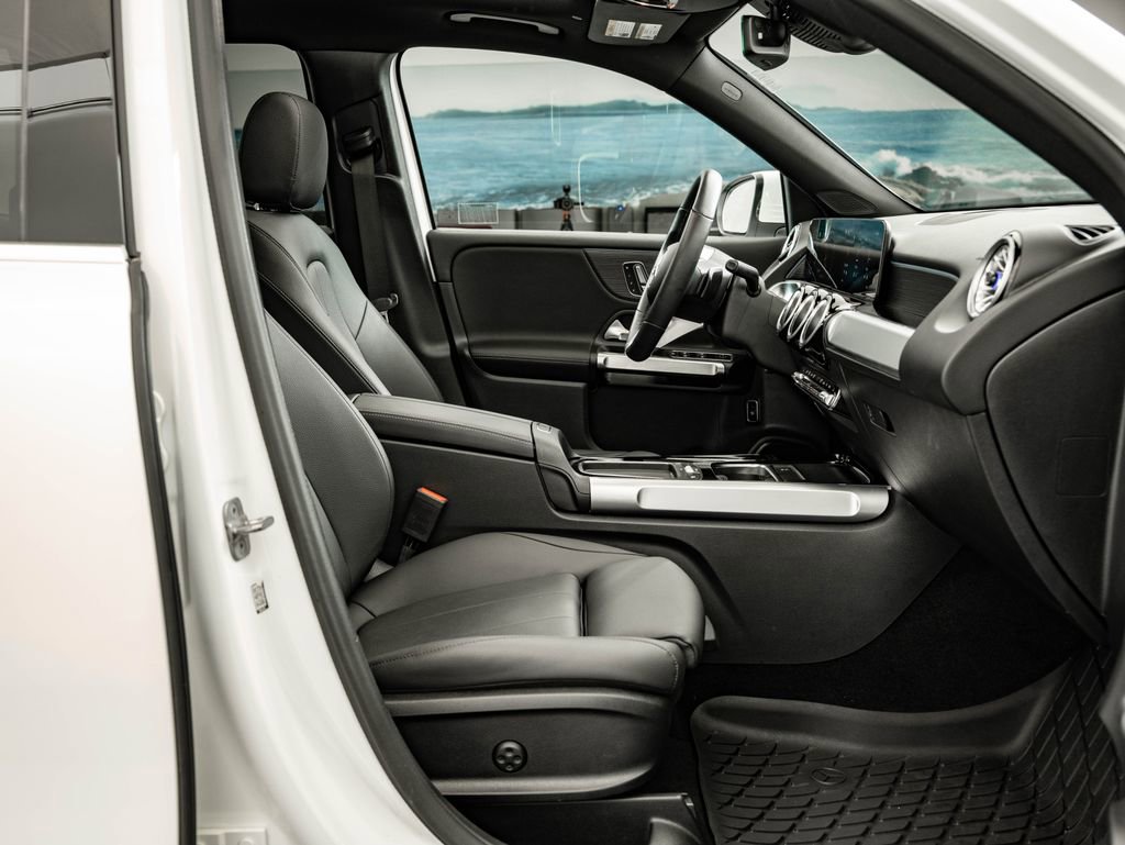Certified 2024 Mercedes-Benz GLB 250 4MATIC image 23