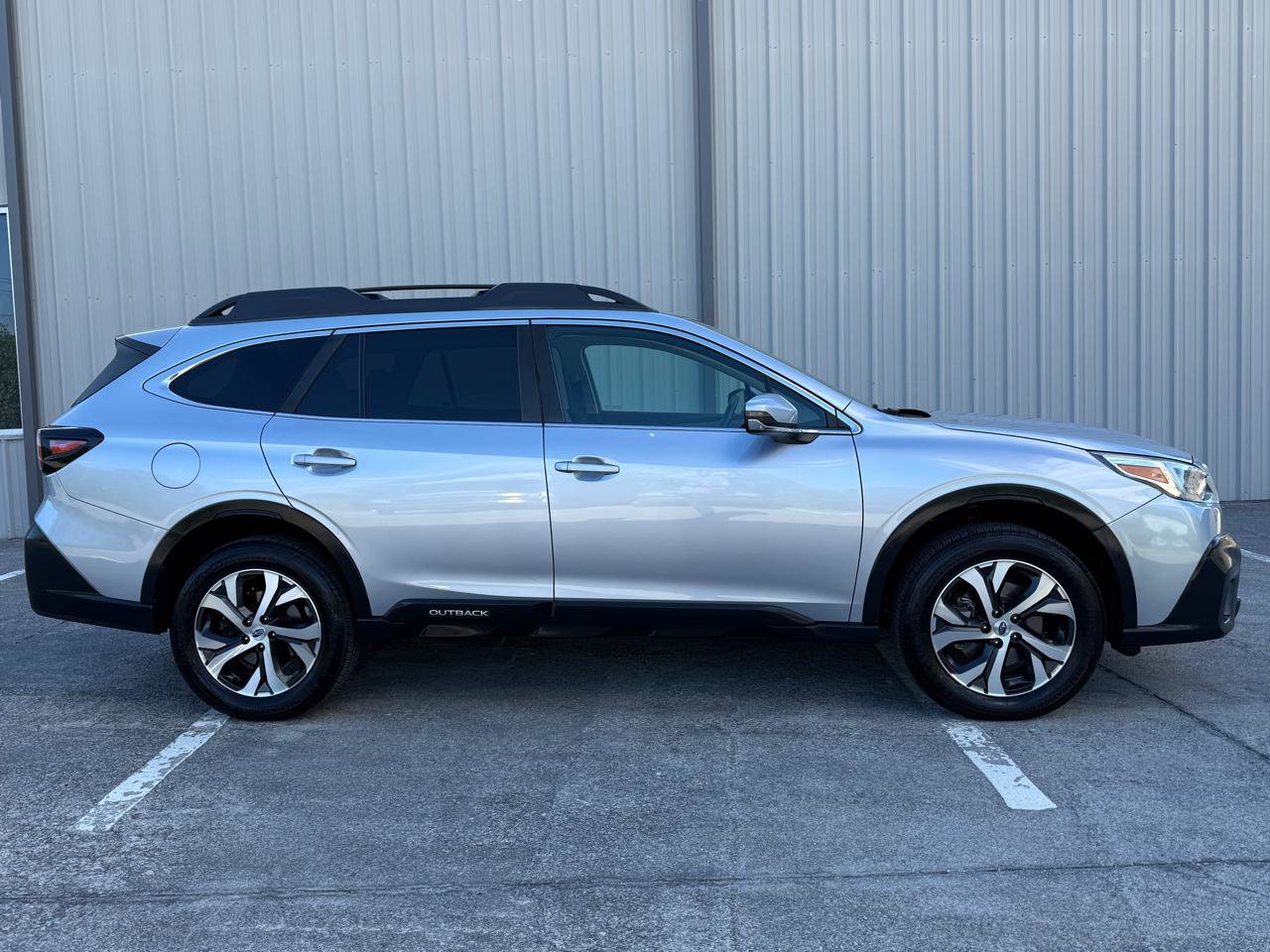 Used 2022 Subaru Outback Limited AWD/4WD image 4