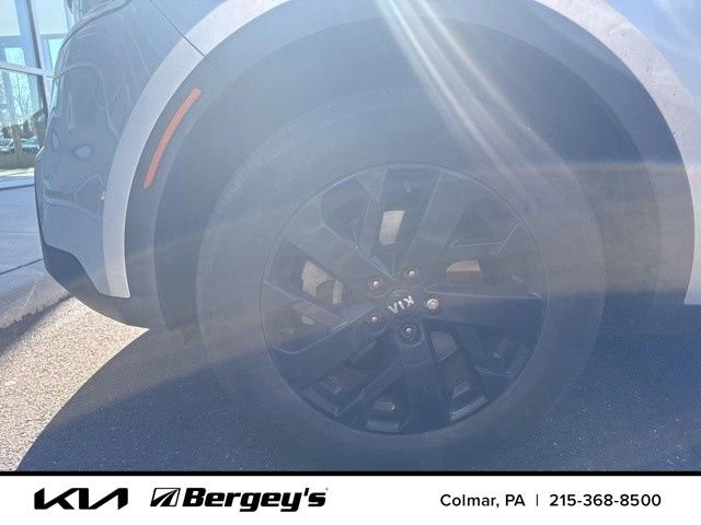 Certified 2021 Kia Sorento S w/ Panoramic Sunroof Package AWD/4WD image 8