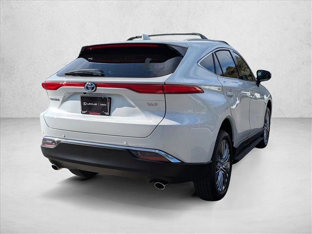 Used 2024 Toyota Venza XLE image 5