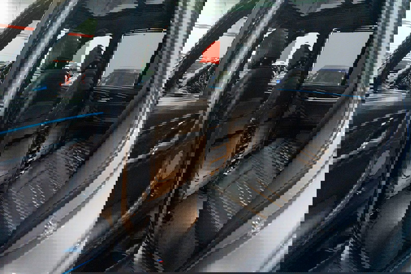 Used 2018 BMW X5 xDrive50i w/ M Sport Package image 25