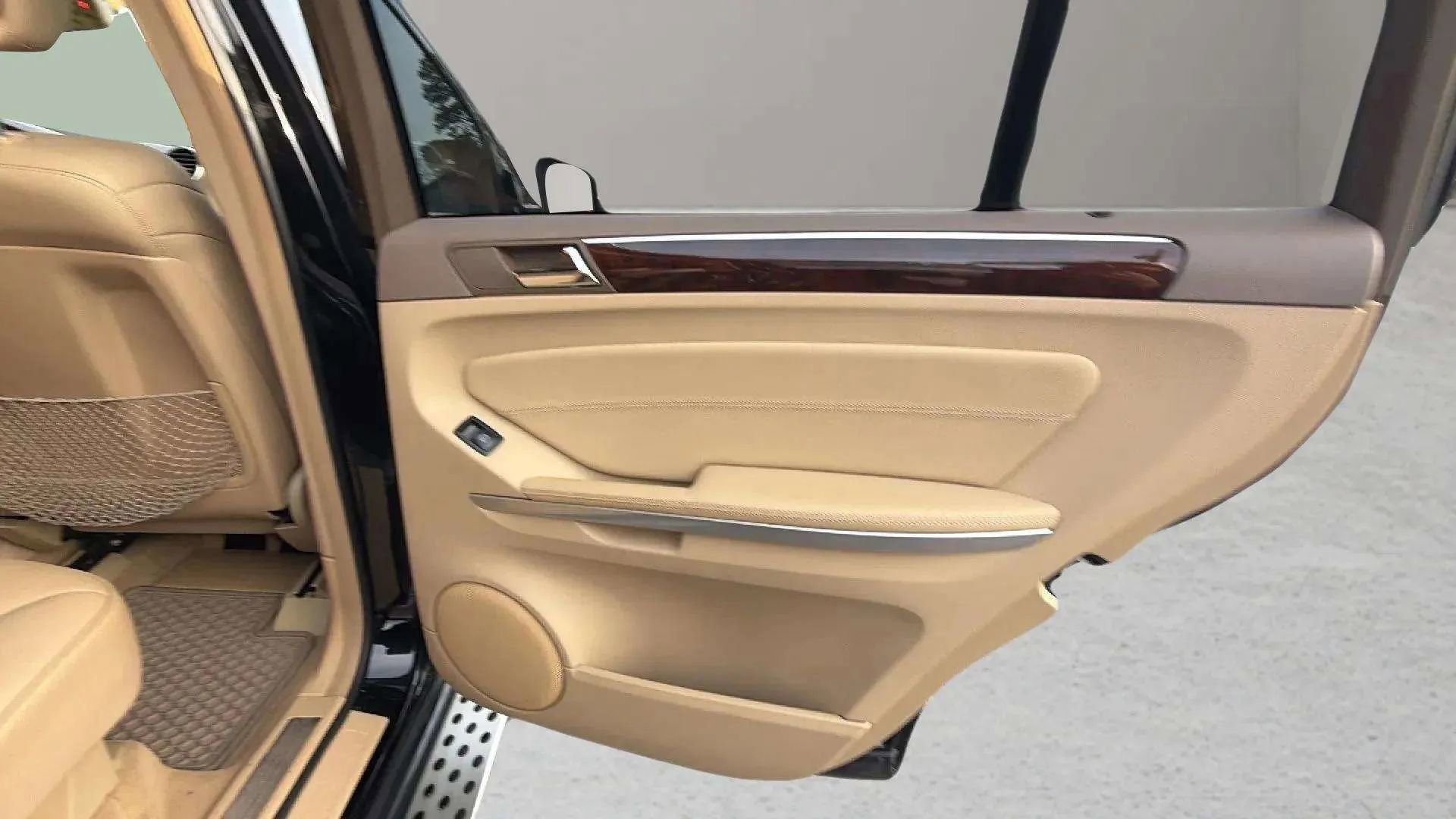 Used 2012 Mercedes-Benz GL 450 GL 450 4MATIC Sport Utility 4D image 18