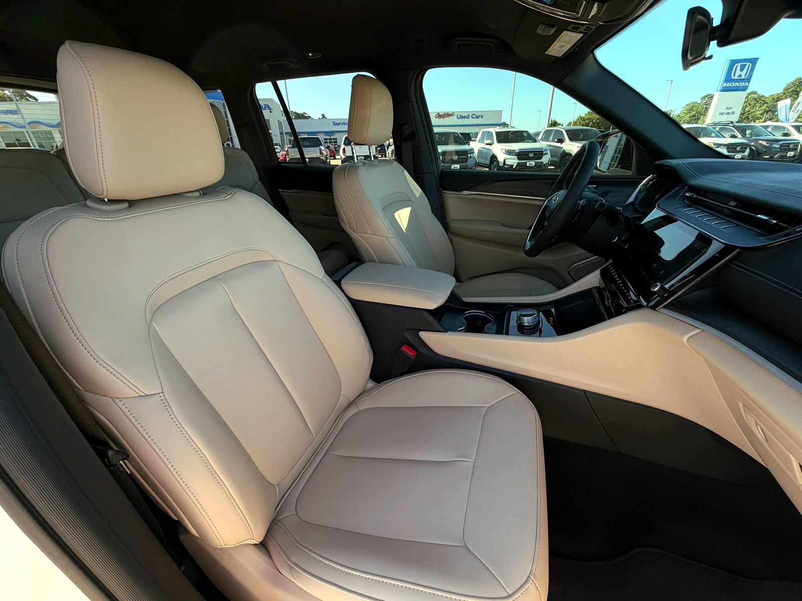 Used 2026 Jeep Grand Cherokee Limited RWD image 13
