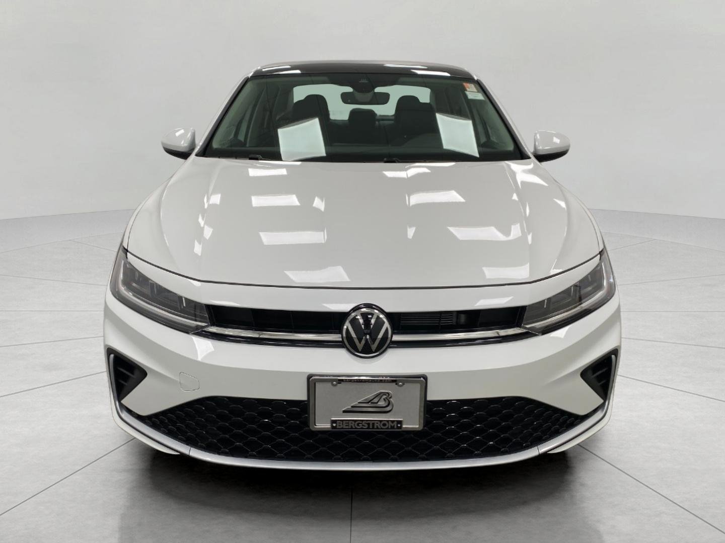 New 2025 Volkswagen Jetta SE image 9