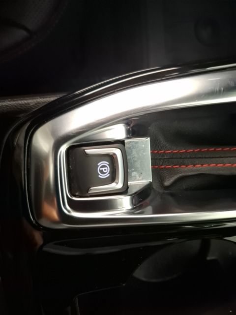 Used 2025 Chevrolet Trax RS w/ Sunroof Package FWD image 33