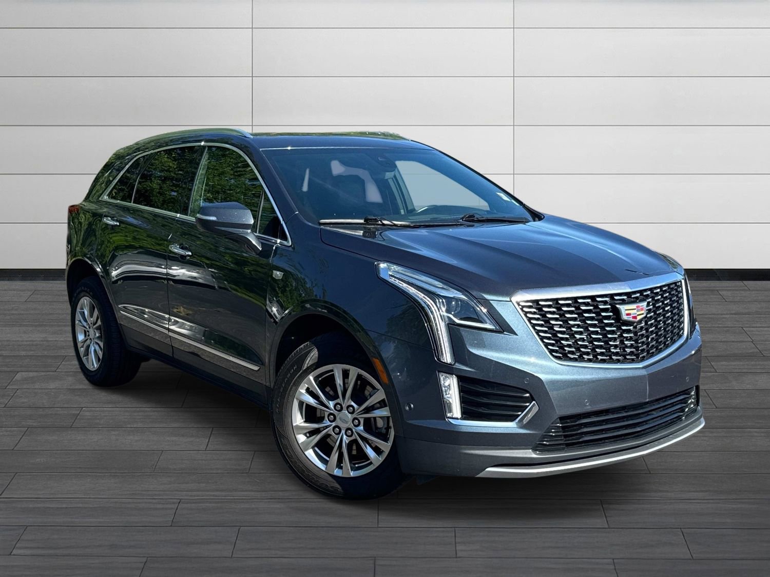 Used 2020 Cadillac XT5 Premium Luxury AWD/4WD image 2