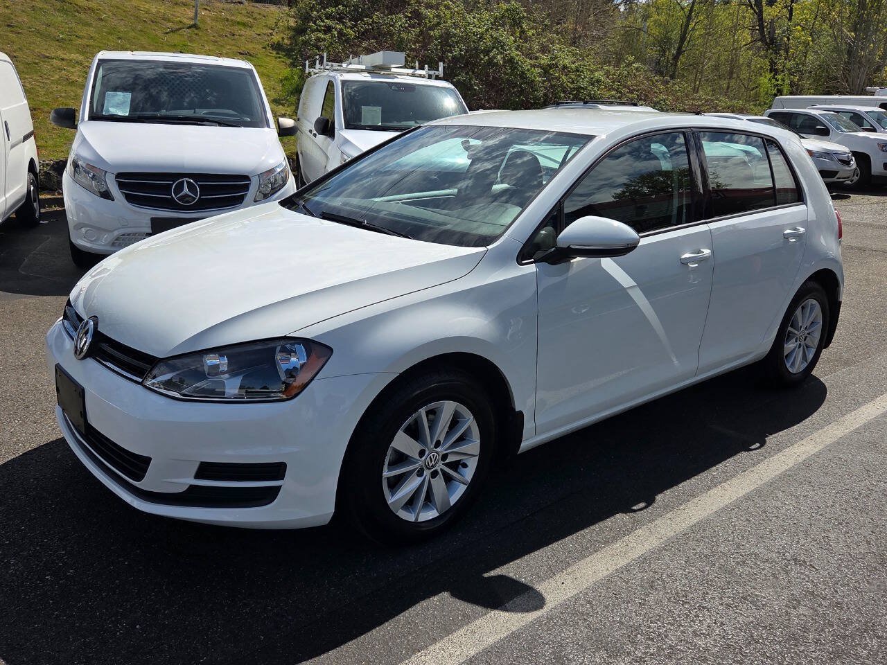 Used 2017 Volkswagen Golf S FWD image 3